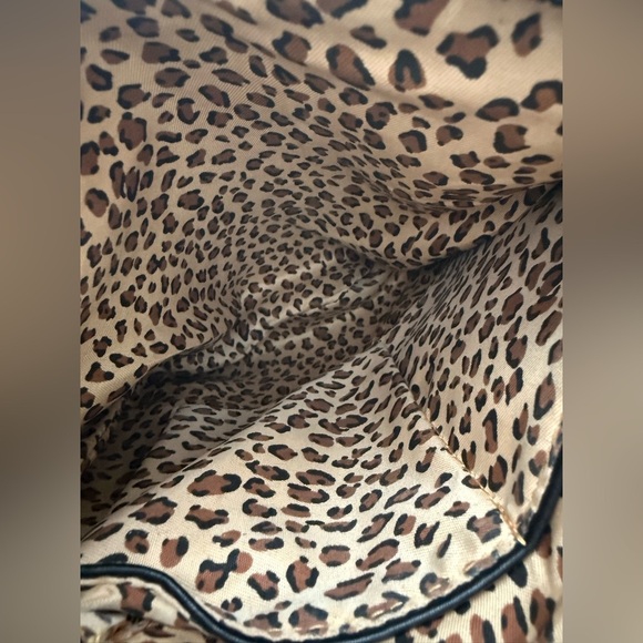 Stylish Brown and Black Crossbody Bag with adjustable straps - Picture 8 of 16